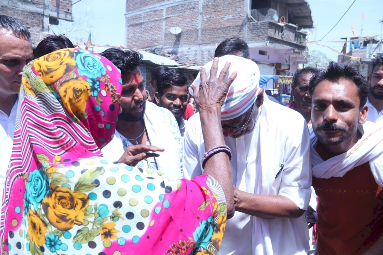 राजगढ़ लोकसभा मे नारी शक्ति का मिल रहा है साथ राजगढ़ लोकसभा मे नारी शक्ति का मिल रहा है साथ