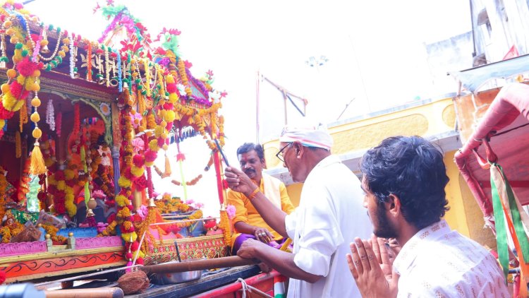 सारंगपुर में फूलमाली समाज द्वारा रामनवमी के पावन पर्व पर श्री राम जी की झांकी की पूजा की
