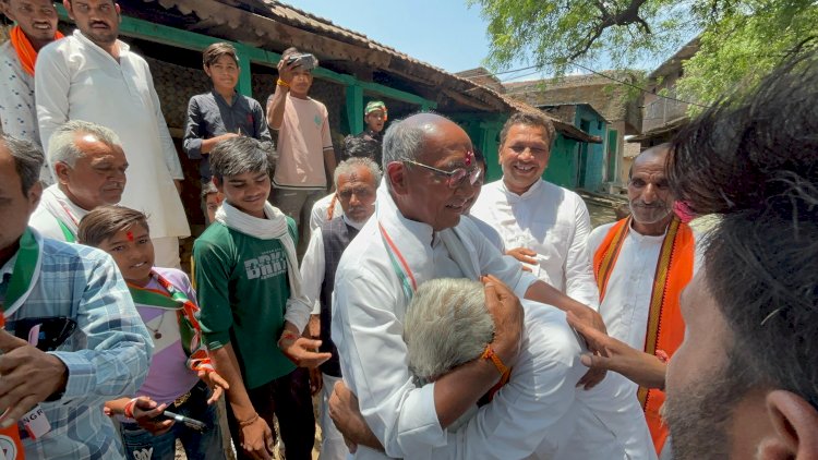 राजगढ़ लोकसभा की ब्यावरा विधानसभा के ग्राम सोंनकच्छ मे जनसम्पर्क