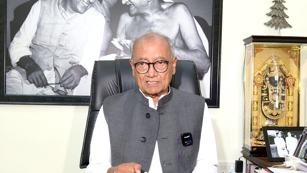 हिन्दू धर्म की तुलना आरएसएस से किया जाना हिंदू सनातन धर्म का अपमान संघ प्रमुख मोहन भागवत सनातन धर्मावलाम्बियों से मांगे माफी।